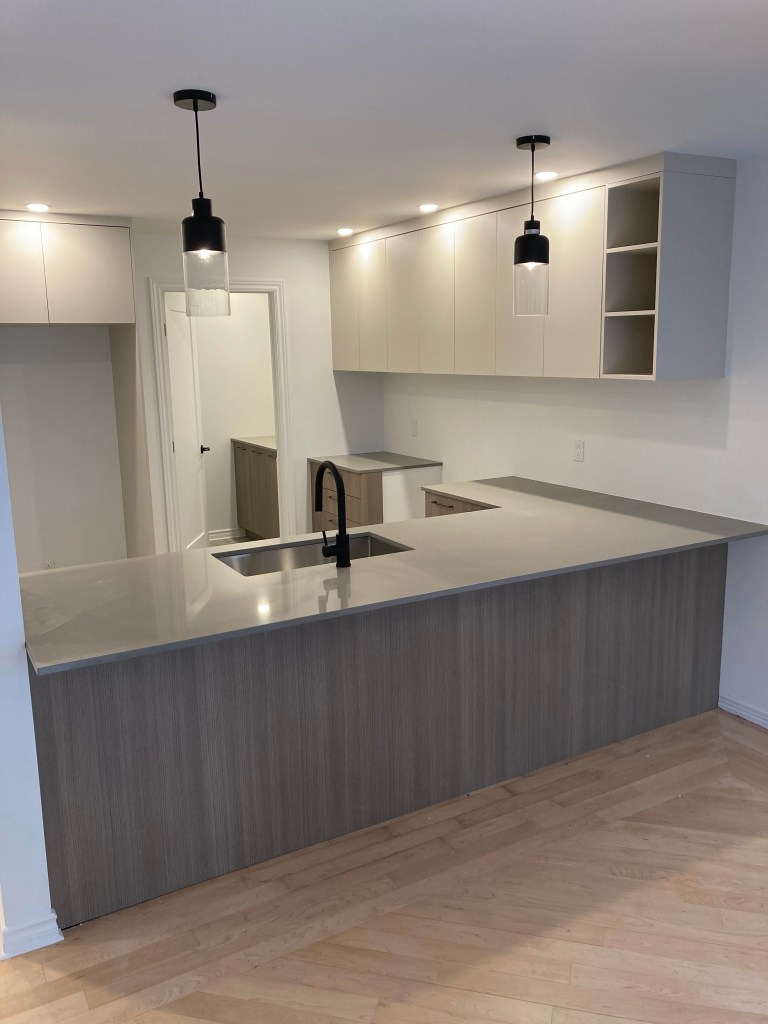 Plomberie réalisée dans la cuisine d'un 15 logements